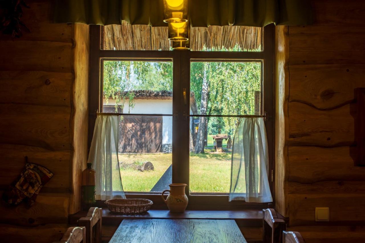 Гостинний Двір На Хуторі Хрещатик ภายนอก รูปภาพ