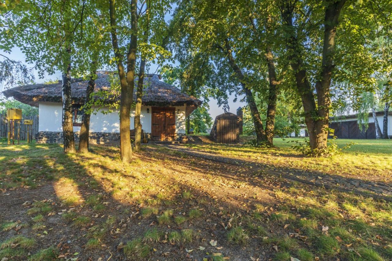 Гостинний Двір На Хуторі Хрещатик ภายนอก รูปภาพ