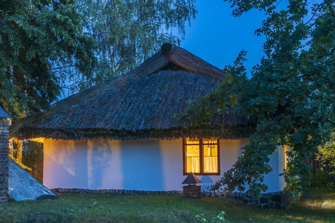 Гостинний Двір На Хуторі Хрещатик ภายนอก รูปภาพ