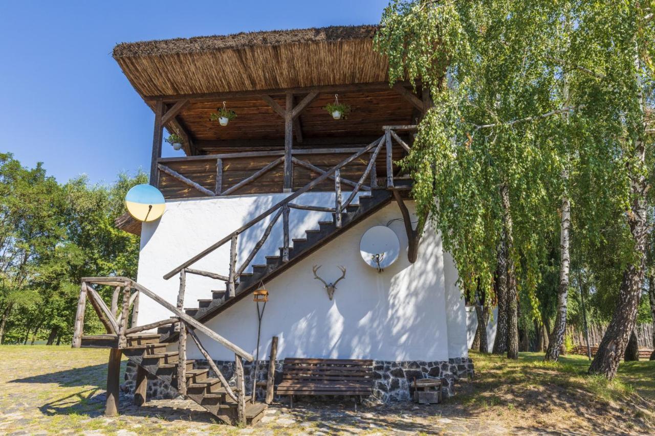 Гостинний Двір На Хуторі Хрещатик ภายนอก รูปภาพ