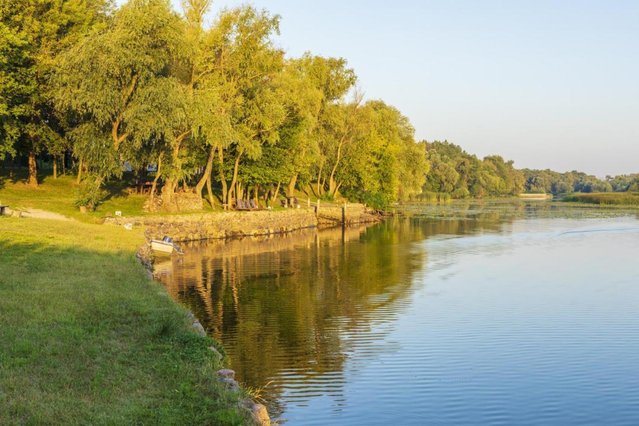 Гостинний Двір На Хуторі Хрещатик ภายนอก รูปภาพ
